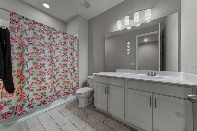 Building Photo - 295 Lake Smart Cir