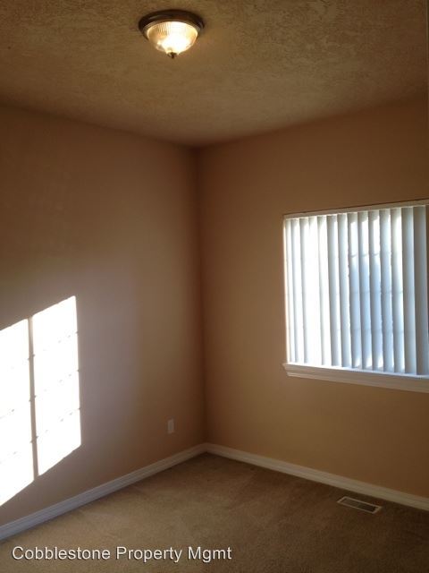 Building Photo - 3 br, 2 bath Apartment - 430 S Wilson St