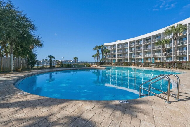 Building Photo - 214 Miracle Strip Pkwy SW