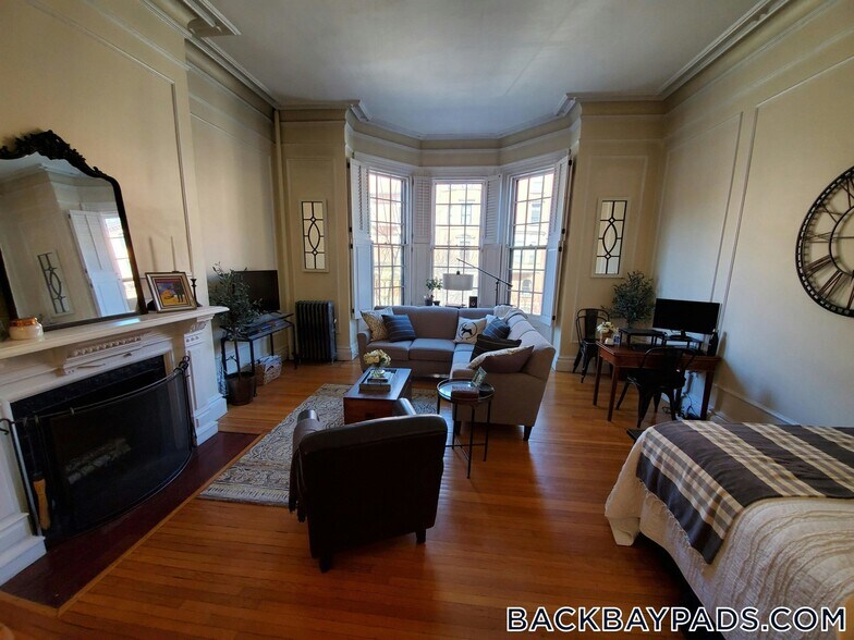 Building Photo - 235 Beacon St