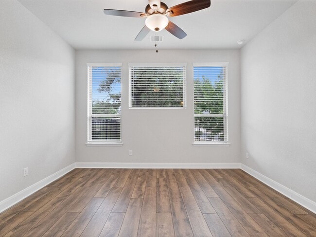 Building Photo - 11323 Cottage Grove