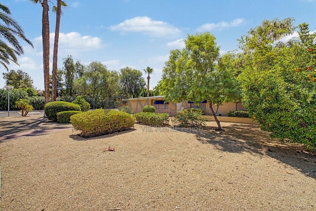 Building Photo - 3333 E Medlock Dr