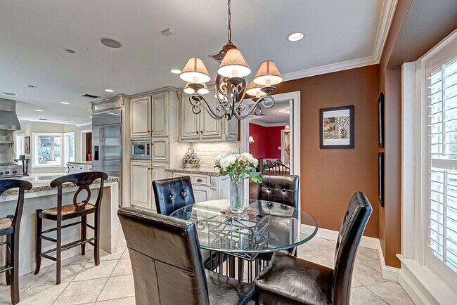 Building Photo - 9310 Oakford Ct