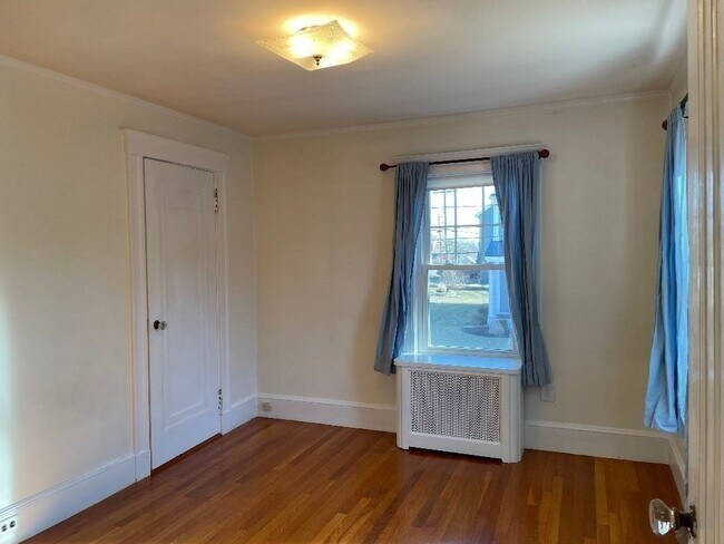 Building Photo - 28 Theresa Ave