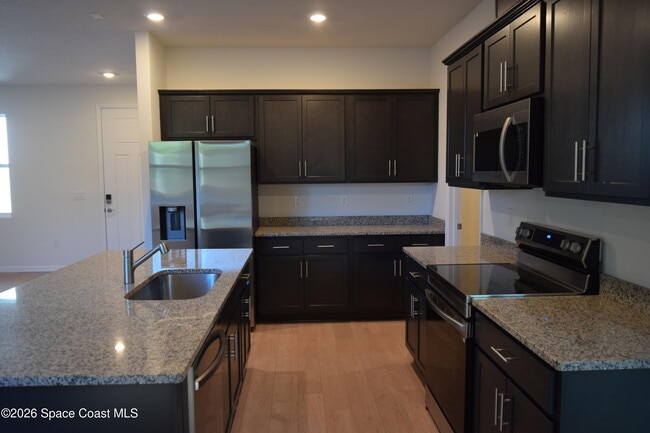 Building Photo - 717 Spoonbill St