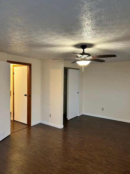 Building Photo - 3847 Lamarque Ct