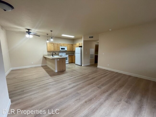 Building Photo - 3 br, 2 bath House - 6800 Spurwing Way #204