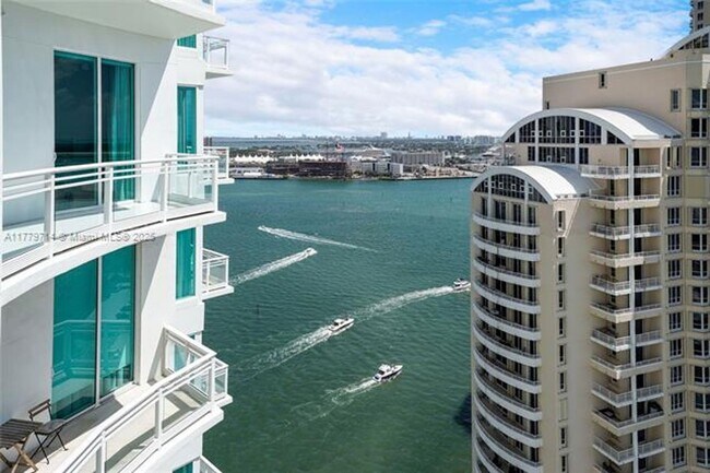 Building Photo - 900 Brickell Key Blvd