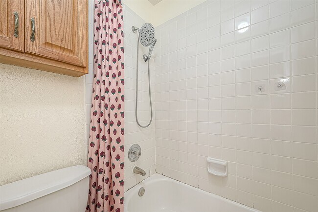 Building Photo - 2750 Holly Hall St