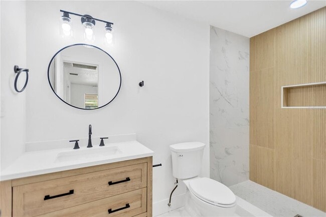 Building Photo - 617 Edenville Ave