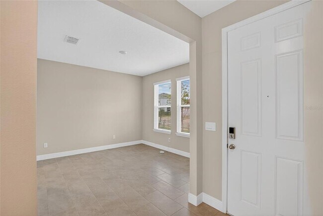 Building Photo - 2546 Warren Acrs Blvd