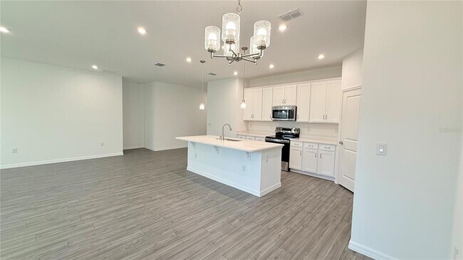 Building Photo - 1315 Normandy Dr