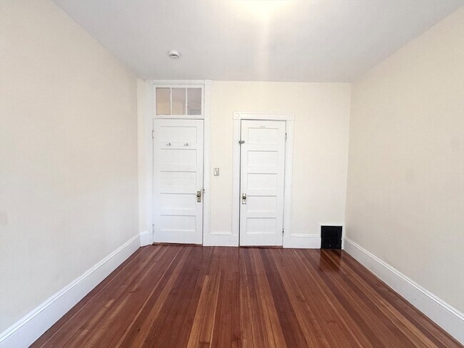 Building Photo - 57 Dimick St