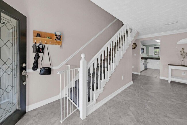 Building Photo - 2216 Calle De Pizzaro