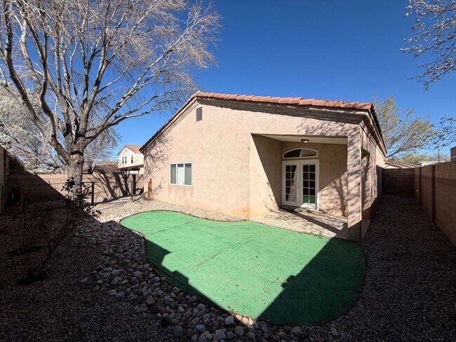 Building Photo - 3 Bedroom Home Near Louisiana Blvd NE & Paseo Del Norte Blvd NE!