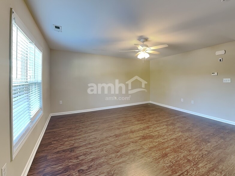 Building Photo - 79 Wolf Creek Ln