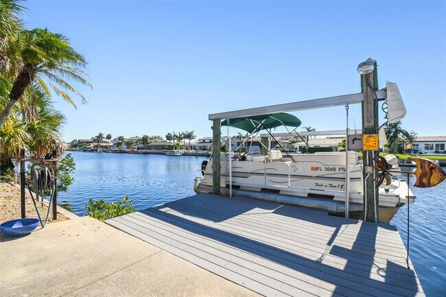 Building Photo - 5050 Porpoise Pl