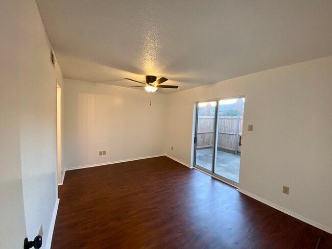 Primary bedroom - 1809 West Spring Creek Parkway