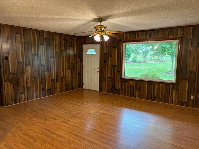 Building Photo - 2066 Eaker Dr