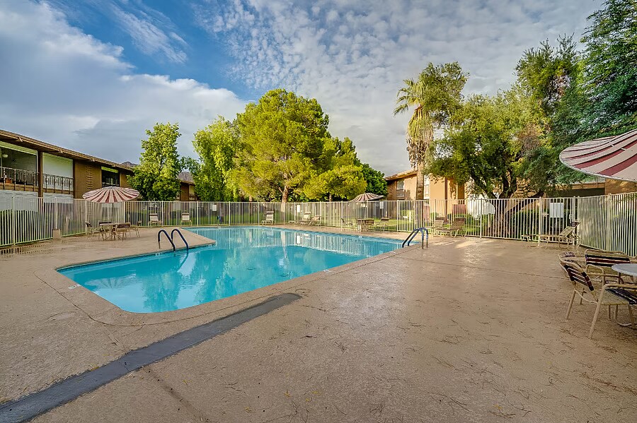 Building Photo - 6125 E Indian School Rd