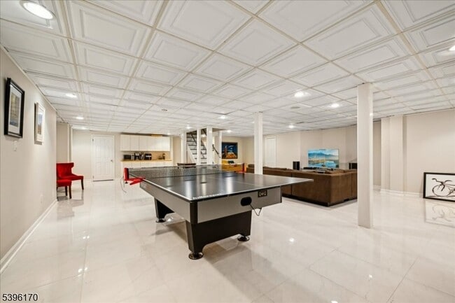 Building Photo - 545 Johnston Dr