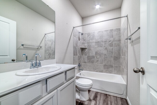 Building Photo - 101 Red Cedar Ct