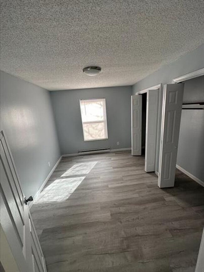 Interior Photo - 211 N Central