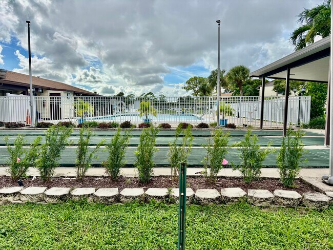 Building Photo - 3530 Pine Needle Dr