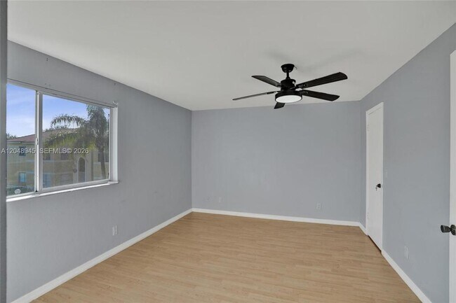 Building Photo - 12760 Vista Isles Dr