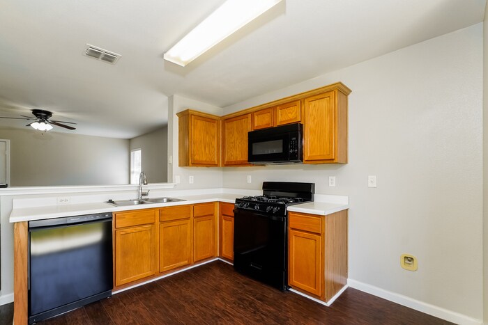Building Photo - 8415 Chalk Hill Cove