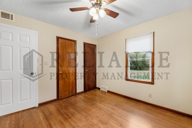 Building Photo - 2310 S Vine St