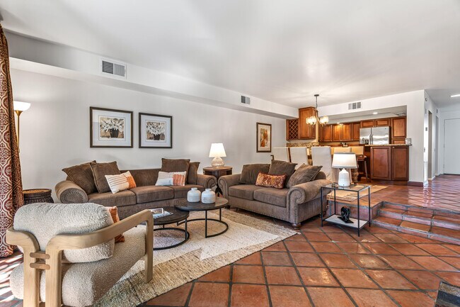 Building Photo - 215 Calle Bravo