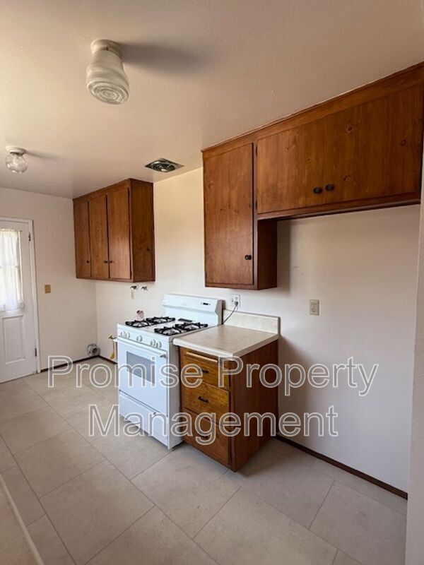 Building Photo - 5576 Conrad Ave