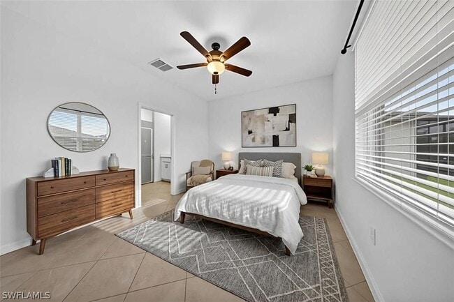 Building Photo - 2224 Dragonfruit Wy