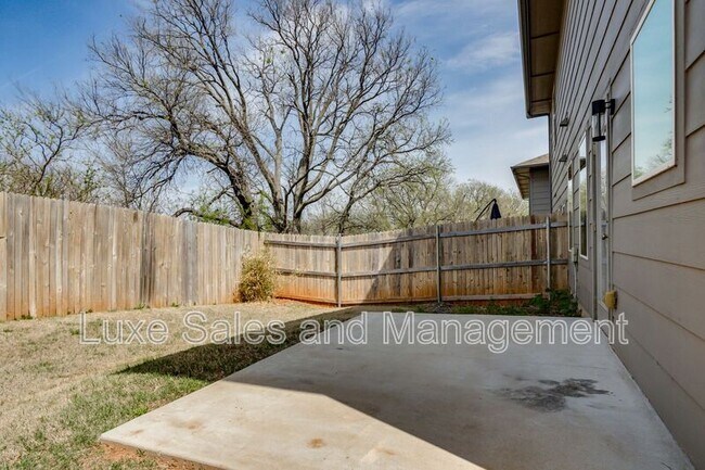 Building Photo - 7907 NW 135th Terrace