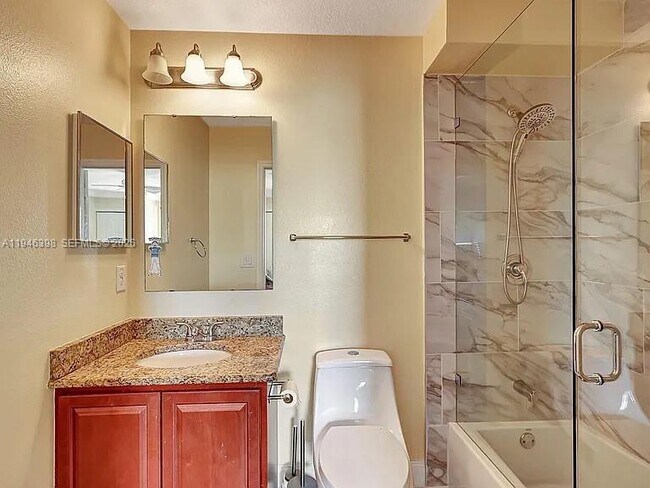 Building Photo - 1018 SW Eckard Ave