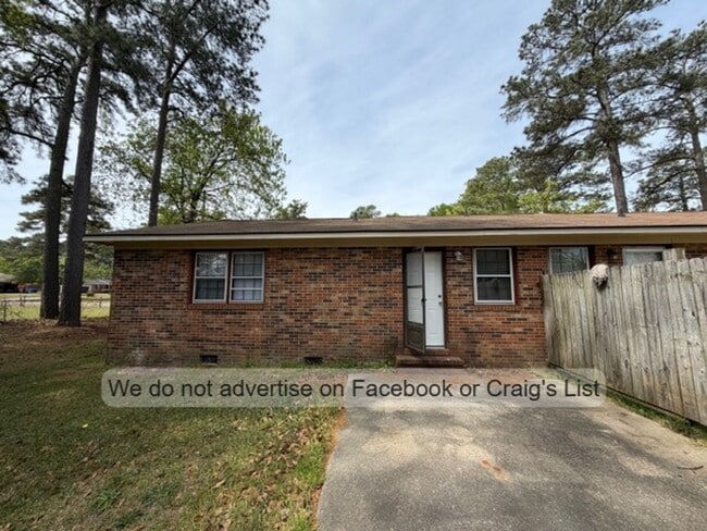 Building Photo - Rannock Duplex