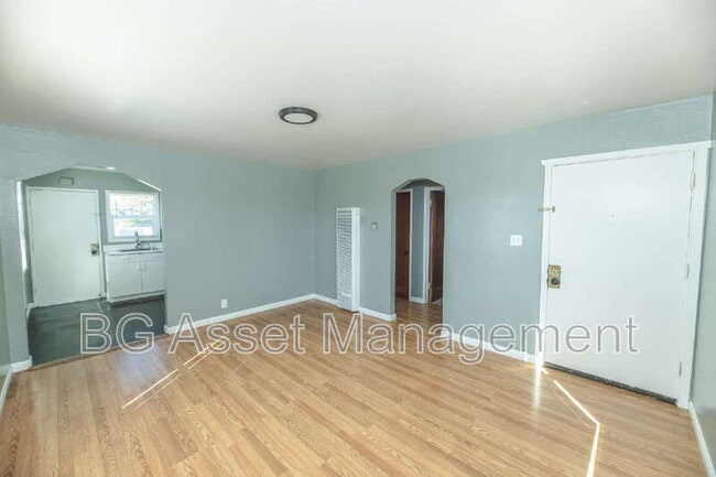 Building Photo - 1321 Dunn Ave