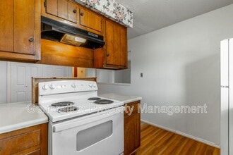 Building Photo - 17 Knollwood Dr