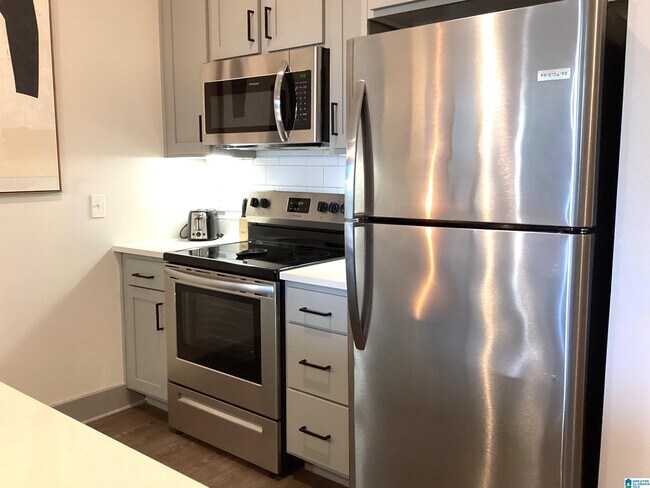 Building Photo - 3560 Grandview Pkwy