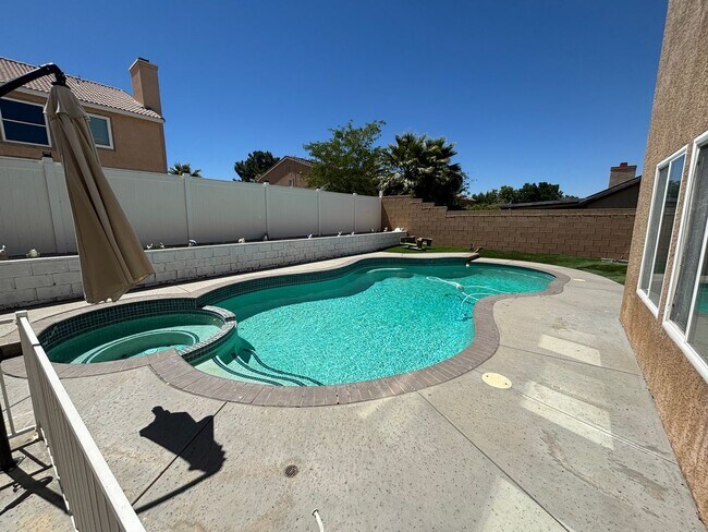 Building Photo - 40067 Villa Moura Dr