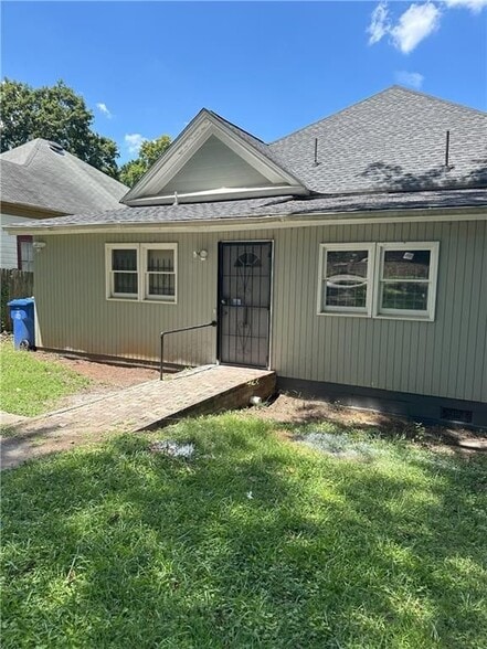 Building Photo - 194 Hendrix Ave SW