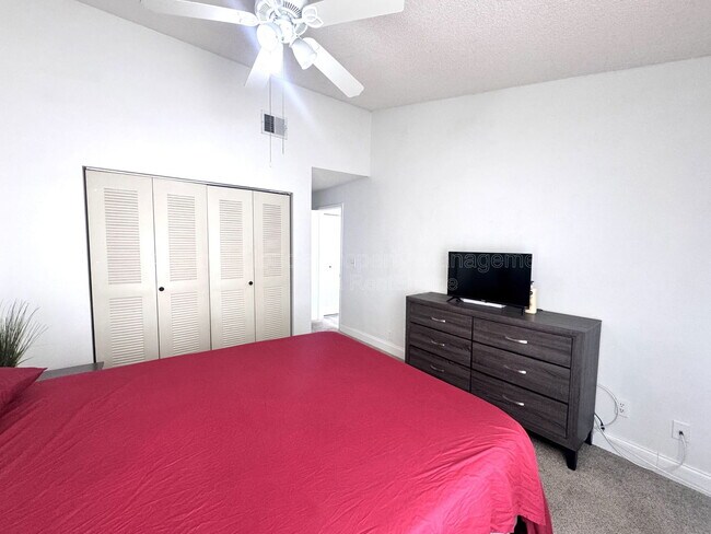 Building Photo - 2544 Woodgate Blvd