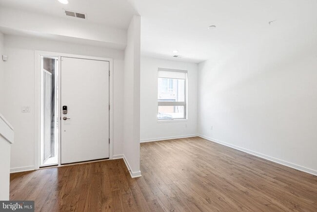 Building Photo - 3126 Pierview Ln