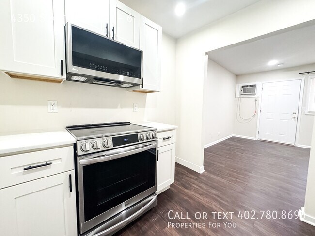 Building Photo - 4350 S 48th St