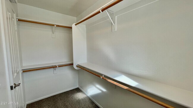 Building Photo - 14174 W Crocus Dr