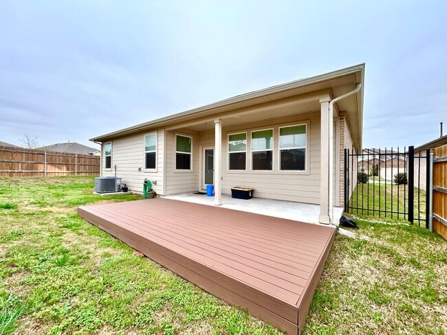 Building Photo - 2120 Alamo Heights Ave