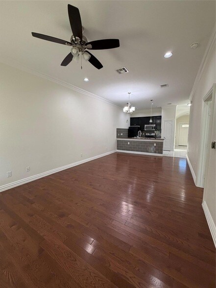 Building Photo - 398 Mesa Dr