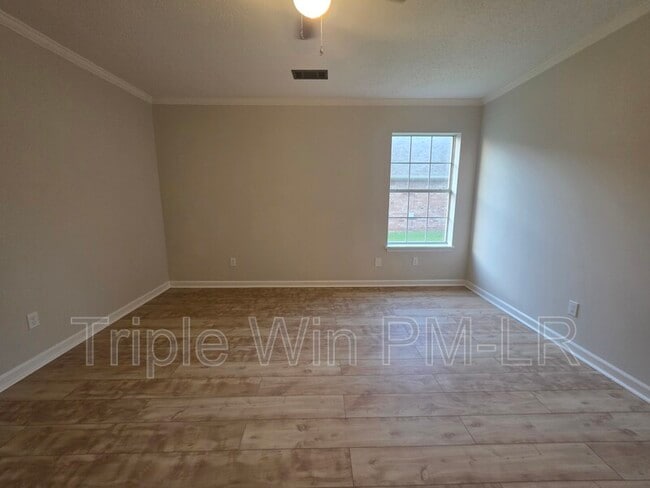 Building Photo - 66 Nevada Ln