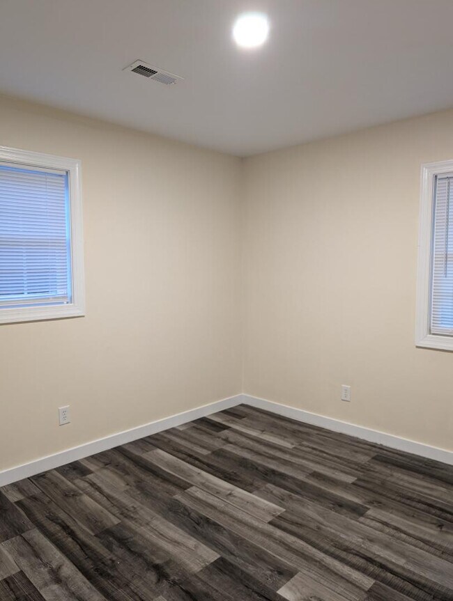 Building Photo - 8700 Doss Rd